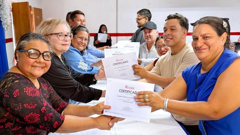 BOLÍVAR | Inces certificó a 102 participantes e inauguró sala de exposición productiva en San Félix