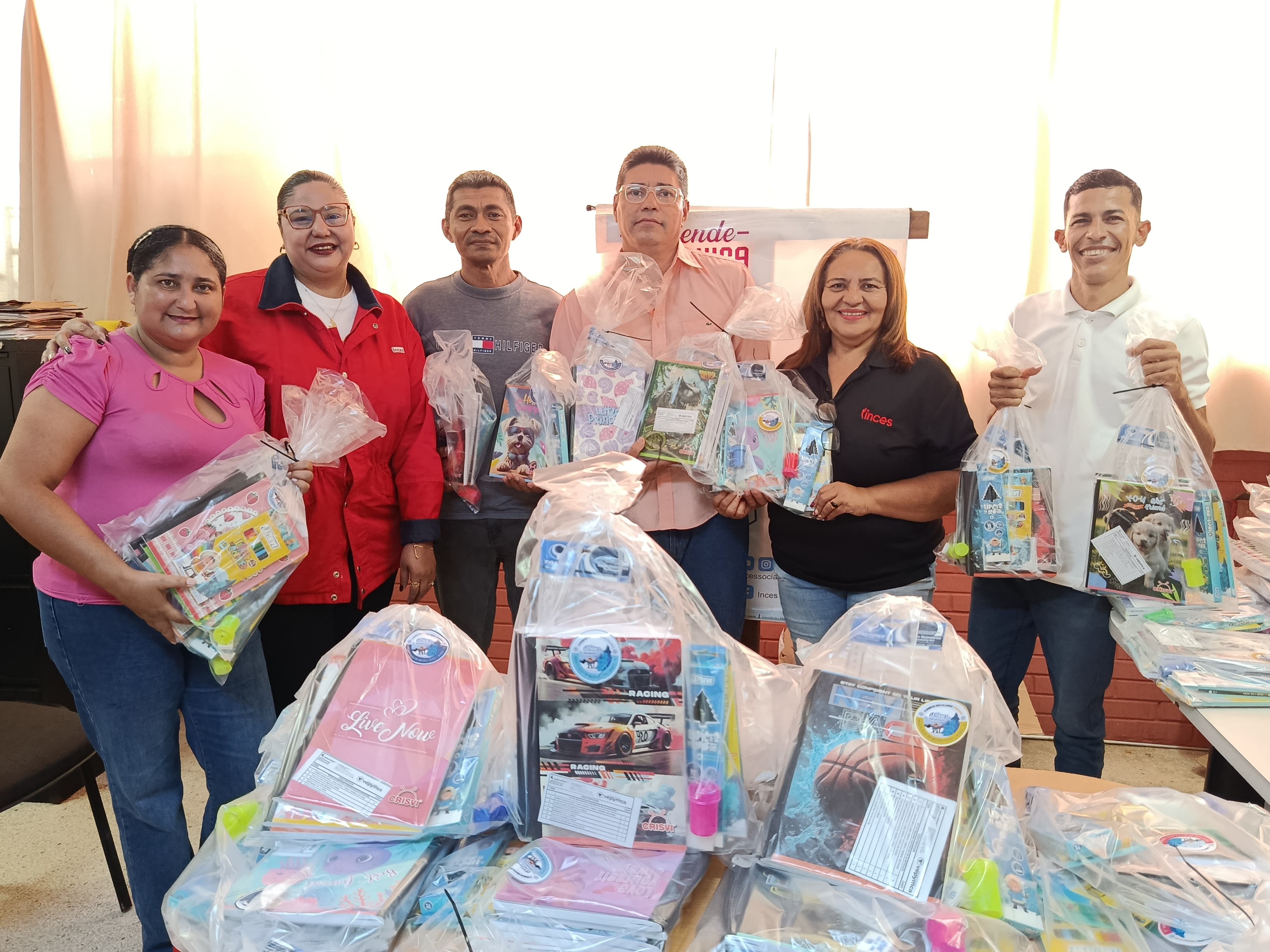 APURE | Inces entregó kits escolares a hijos de sus trabajadores
