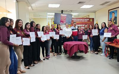 APURE | Inces certificó a 17 trabajadores en Oratoria y Protocolo