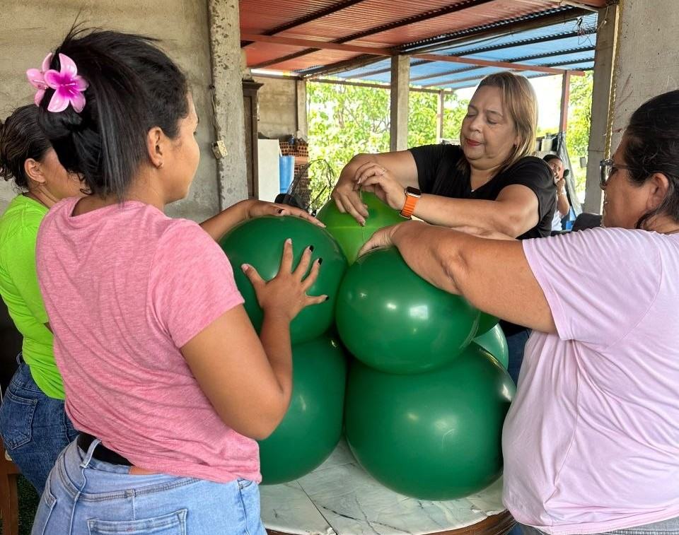 BARINAS | Trabajadoras de BanMujer optimizan habilidades en Globoflexia