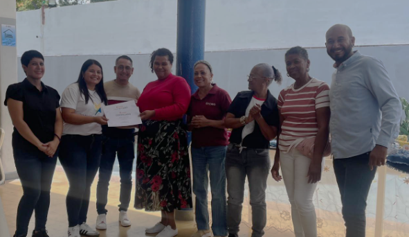 CARACAS | Protegidos del Campamento Transitorio Eduardo Crema reciben certificados
