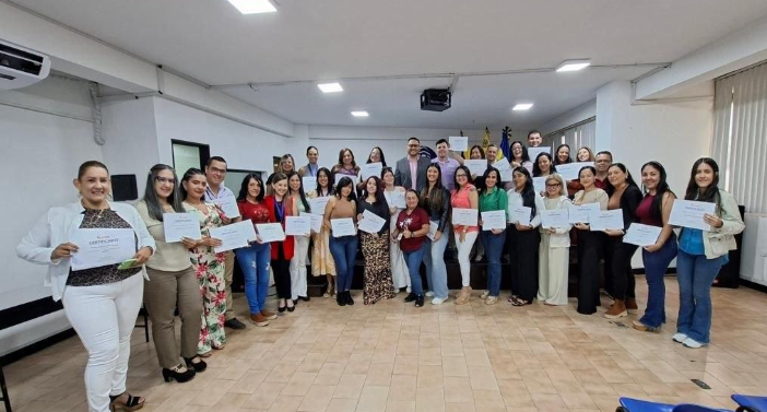 TÁCHIRA | Inces entregó certificados a 50 trabajadores de la Contraloría