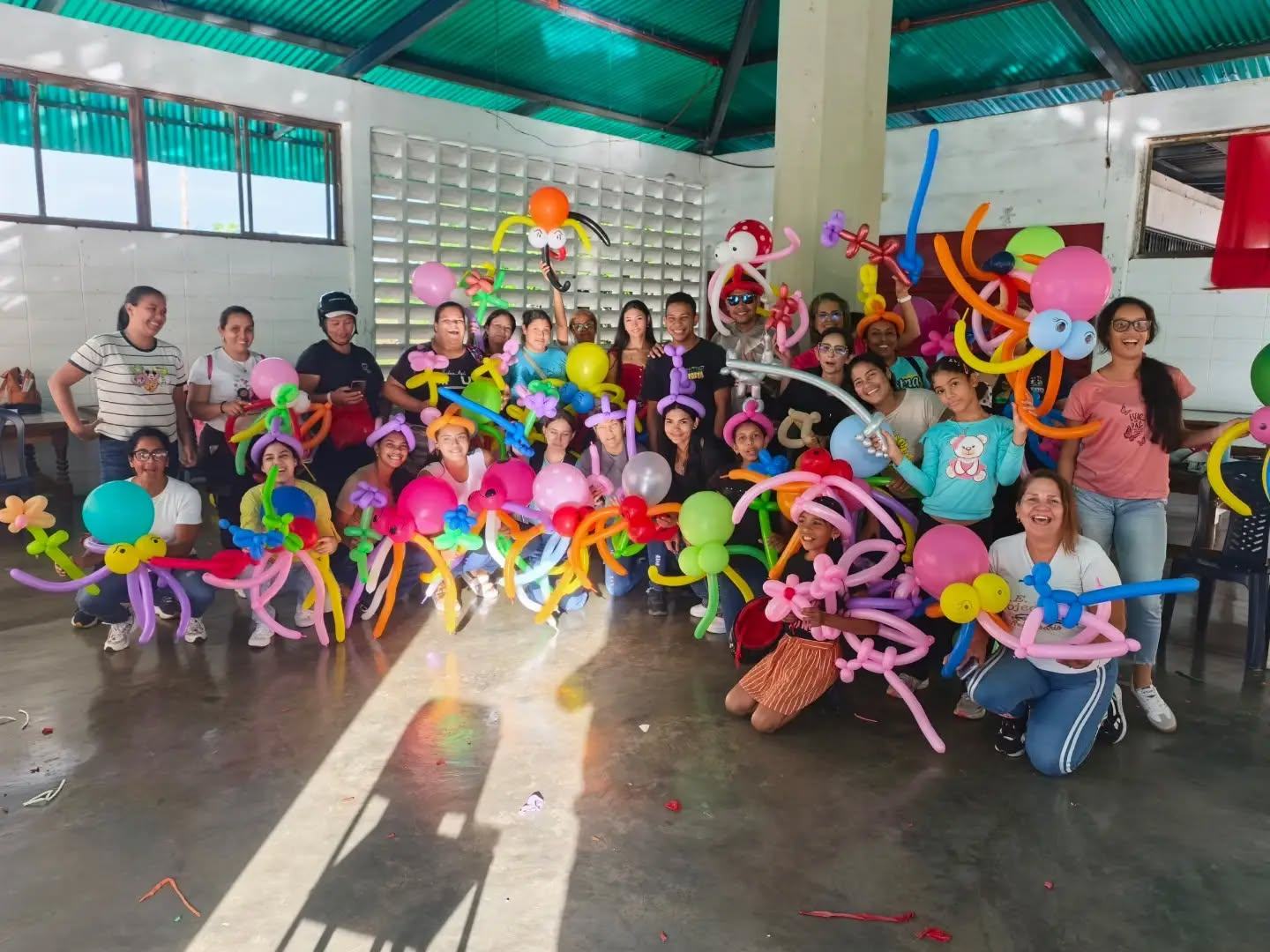 COJEDES | Inces forma a 60 participantes en técnica de globoflexia