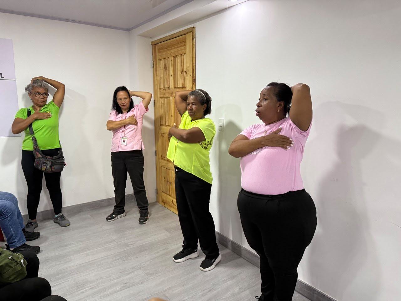 Inces promueve prevención del cáncer de mama en Santa Rosalía
