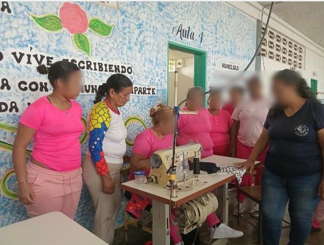 GUÁRICO | Inces capacita a 42 privadas de libertad en la confección de uniformes en la PGV