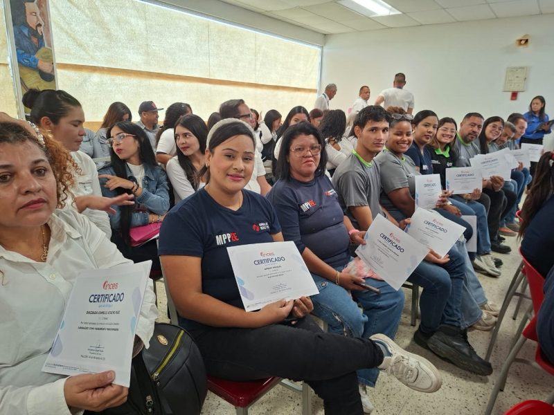 FALCÓN | 406 graduandos integraron la X Graduación Conjunta del Sistema Nacional de Formación y Auto - inline