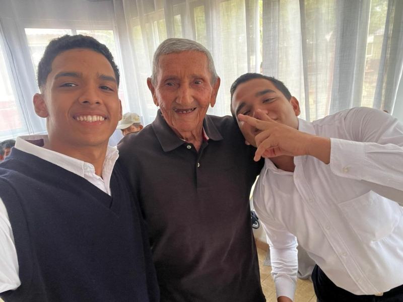 FALCÓN  |  Aprendices del Inces compartieron actividades con los abuelos de la Unidad Geriátrica en  - inline