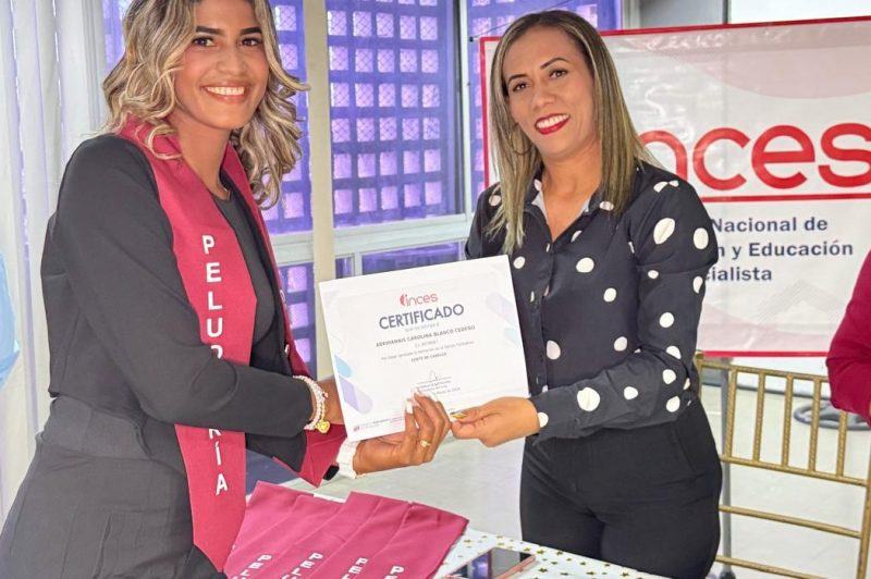 BOLÍVAR | Profesionales de la peluquería se certifican con éxito en el Inces Bolívar - inline