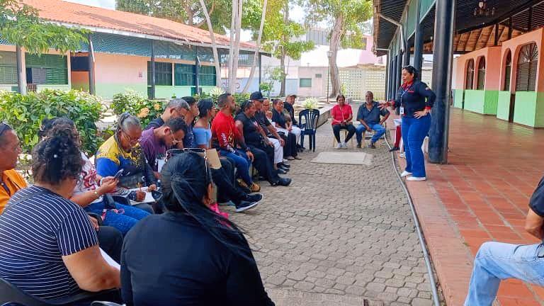 BOLÍVAR | Inces capacitó a 27 emprendedores y trabajadores en el sector La Carioca