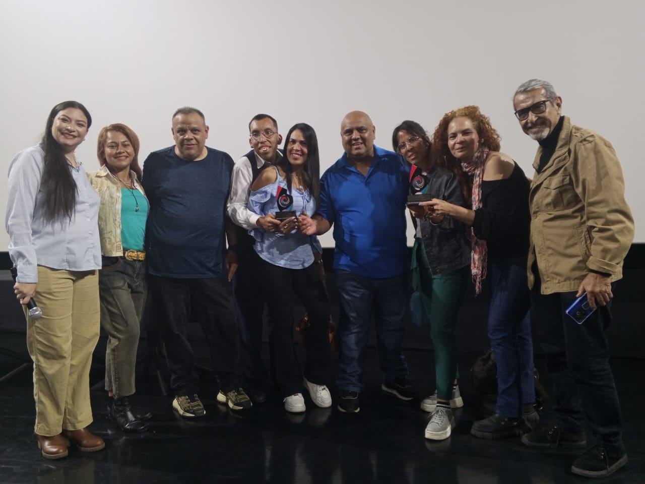 Escuela de Medios del Inces recibe dos premios en festival universitario